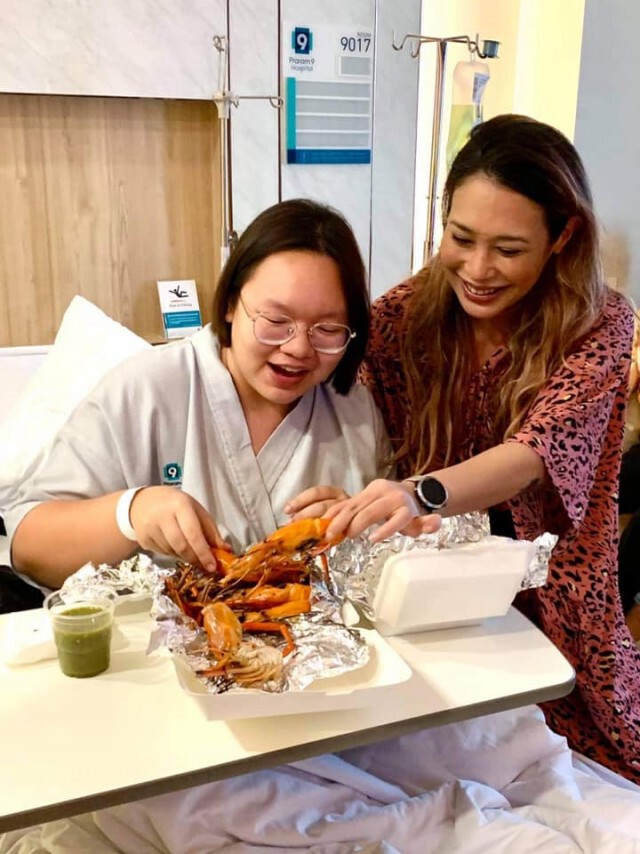 "ทราย" หอบของกินเยี่ยม "ไมค์ เพนกวิน รุ้ง" ไม่หวั่นโดนแซะเด็กกินดีอยู่ดี