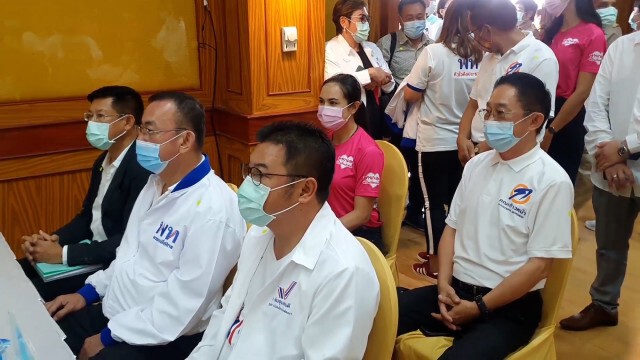 ตัวเต็งแห่สมัครนายก อบจ.วันแรก