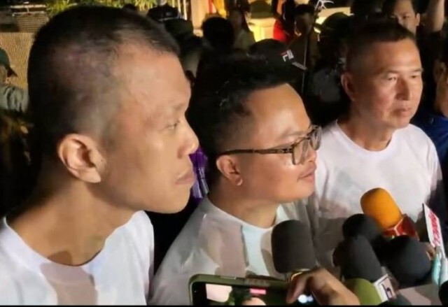 "อานนท์ นำภา" พร้อมพวกพ้นคุกแล้ว.!