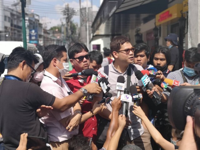 17แกนนำ​ รับทราบข้อหา​ คดีปักหมุดคณะราษฎร​สนามหลวง