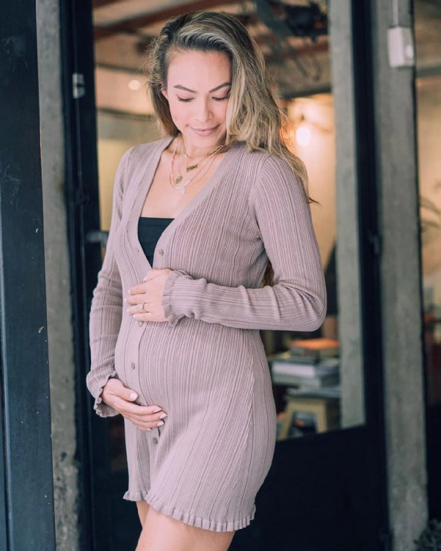 "เทย่า โรเจอร์ส" นุ่งบิกินี่เซ็กซี่ อวดครรภ์ว่าที่คุณแม่ หุ่นเป๊ะสุด!