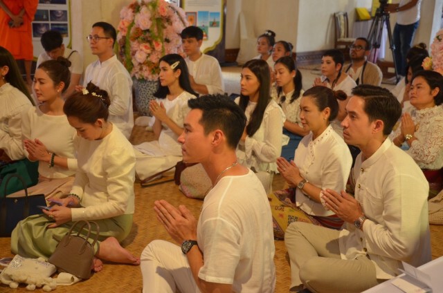 "แอฟ-ปีเตอร์-หลุยส์-อาตุ่ย’ บวงสรวงบูรณะพระธาตุแช่แห้ง