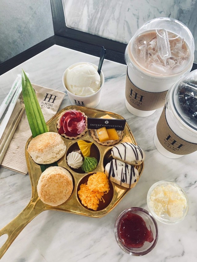 คาเฟ่สไตล์บีชคลับติดทะเล@ 111 Social Club Huahin