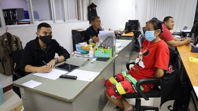 รวบโจรสาวใหญ่ วิ่งราวสร้อยทองจากร้านทองกลางเมืองอุดรฯ