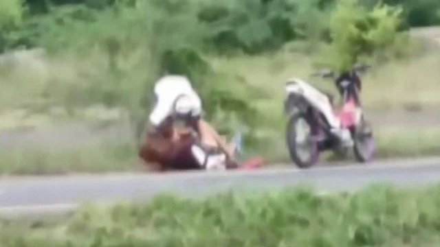 สองผัวเมียตีแย่งลูกริมถนนพบ ตร. ยันไม่มีปืนแค่เข็มขัดหลุด