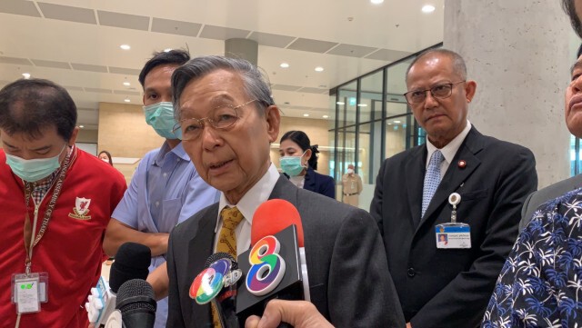 "ชวน"เดินหน้าสมานฉันท์-ขอโทษอดีตนายกฯหลัง"สิระ"ถล่ม