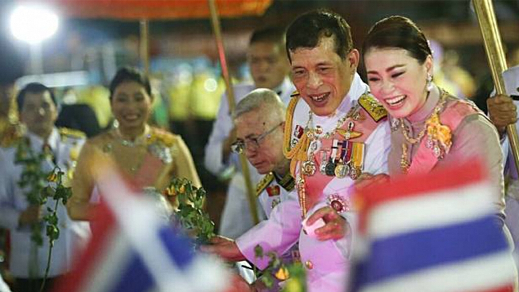 "ในหลวง-พระราชินี" พระราชทานเงินที่ประชาชนทูลเกล้าฯ ถวาย ให้รพ.ซื้อเครื่องมือแพทย์ "ในหลวง-พระราชินี" พระราชทานเงินที่ประชาชนทูลเกล้าฯ ถวาย ให้รพ.ซื้อเครื่องมือแพทย์