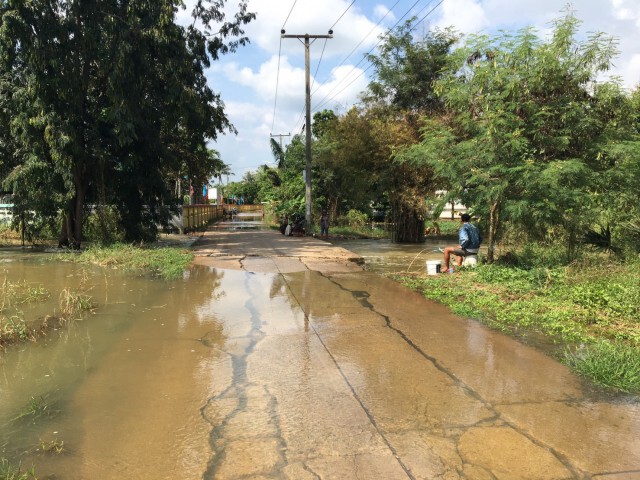 ท่วมซ้ำโรงเรียนบ้านกอก น้ำล้นเขื่อนลำพระเพลิงอีกรอบ