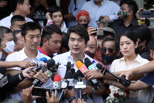 "พุทธะอิสระ" เตือน "ธนาธร" หยุดตอนนี้ยังไม่สาย หากไม่หยุดเจออีกหลายข้อหา ท้าไม่ผิดฟ้องกลับได้