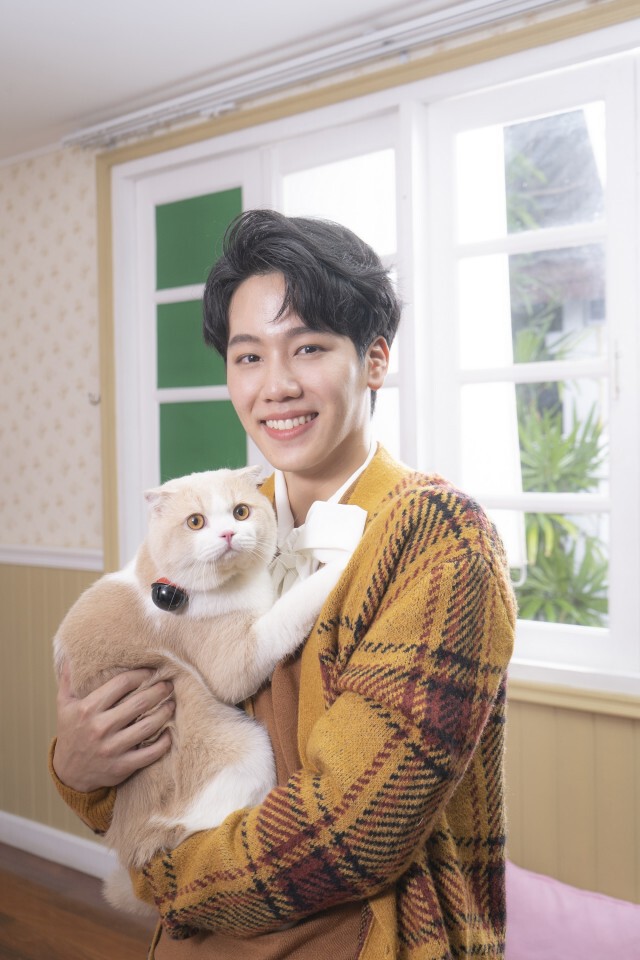 สุดปัง"กลัฟ-วอร์"ปล่อยเพลงทะลุล้านแค่ข้ามคืน