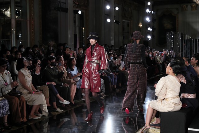 เหล่าดาราเซเลบริตี้คนดังร่วมชม แฟชั่นโชว์แบรนด์ SIRIVANNAVARI และ S’Homme