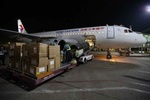 จีนบริจาค อุปกรณ์ป้องกัน  2.4 แสนชุด ช่วยเมียนมาต้านโควิด-19