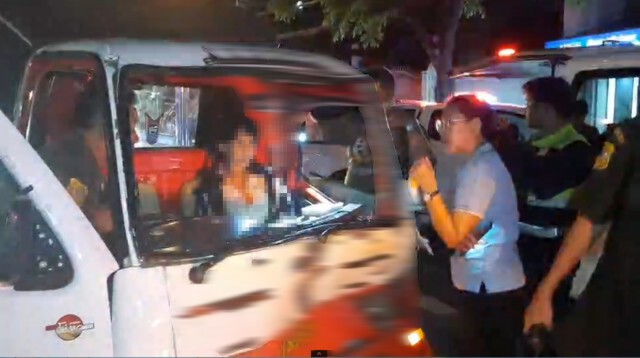 รถกระป๊อลื่นไถล อัดท้ายฟอร์จูนเนอร์ ทำ ผดส.เจ็บ 1 ราย