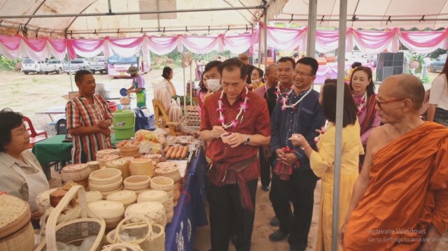 วัดไพรพัฒนาจับมือพาณิชย์จังหวัดเปิดตลาดนัดชายแดน