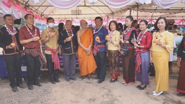 วัดไพรพัฒนาจับมือพาณิชย์จังหวัดเปิดตลาดนัดชายแดน