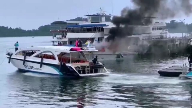 ระทึก..ไฟไหม่เรือสปีดโบ๊ท เด็กเรือบาดเจ็บ 4 ราย