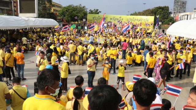 "หมอวรงค์"นำชาวโคราชแสดงพลังปกป้องสถาบัน