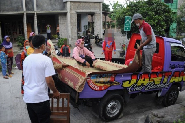 อินโดฯ สั่งอพยพกว่า 600 ชีวิต หวั่น ‘ภูเขาไฟเมราปี’ ปะทุใหญ่