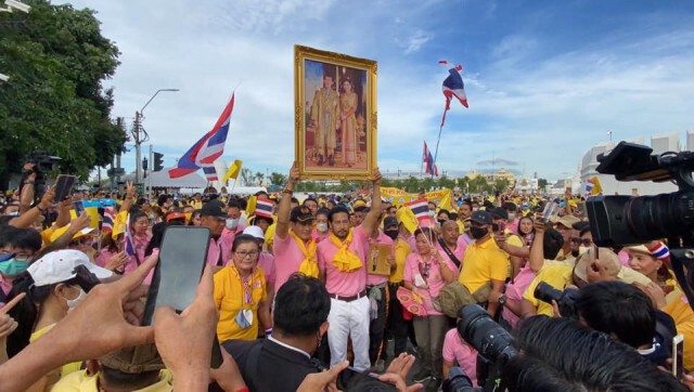 "บิณฑ์ บรรลือฤทธิ์" ชวนปชช. ออกมาปกป้องสถาบันฯ