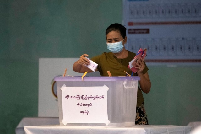 รัฐบาลเมียนมาอ้างชนะเลือกตั้ง คว้าที่นั่งสภา 2 ใน 3