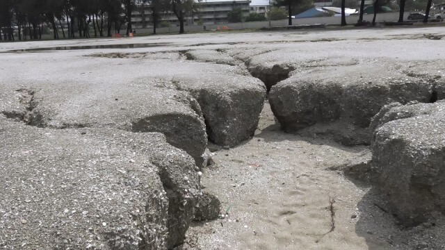 หาดชลาทัศน์วิกฤติหนักคลื่นซัดหน้ามรสุม