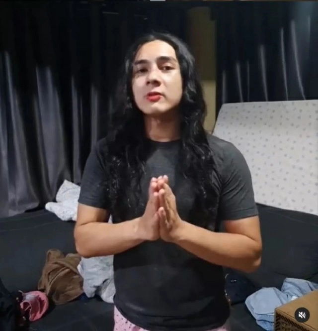 "แน็ก ชาลี" อัดคลิปขอโทษ รับสู้ไม่ได้ ผมอ่อน ทุกคนต้องสมน้ำหน้าเยอะๆนะ เพราะผมโคตรขี้โม้เลย