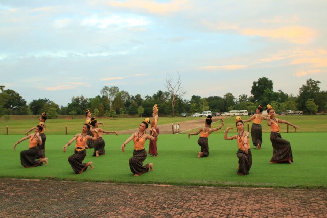 มหาวิทยาลัยกาฬสินธุ์พัฒนาท่ารำสักการะพระธาตุยาคู