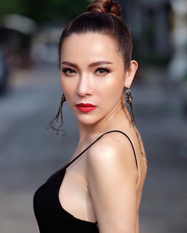 "ต้นหอม" ปล่อยโฮเปิดใจเล่าสาเหตุเลิกแฟนต่างชาติ ลั่น ยังรอเขาอยู่