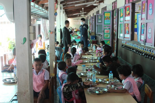 ป.ป.ช.บุก2โรงเรียนตรวจสอบโครงการอาหารกลางวัน