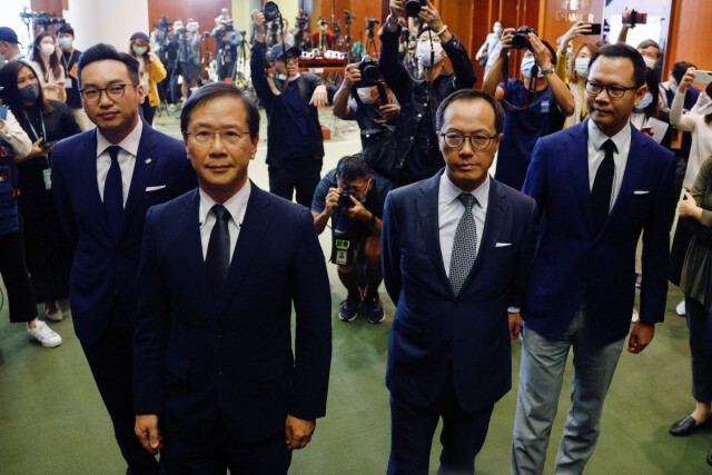ส.ส.ฝ่ายค้านฮ่องกงยกทีมออก หลัง 4 คนถูกขับพ้นสภา