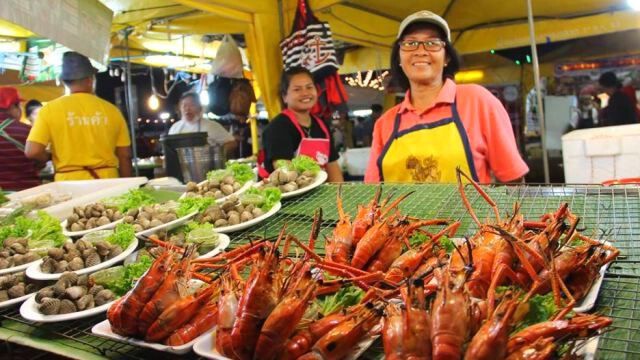 ฉลอง 40 ปีหอการค้าโคราช ยกขบวนความอร่อยโต้ลมหนาว