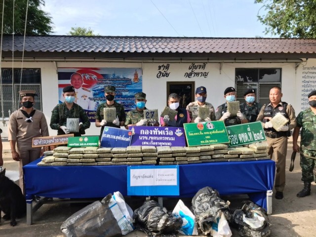 นรข.ยึดกัญชา 105 กก.กองทัพมดขนพักรอริมโขง