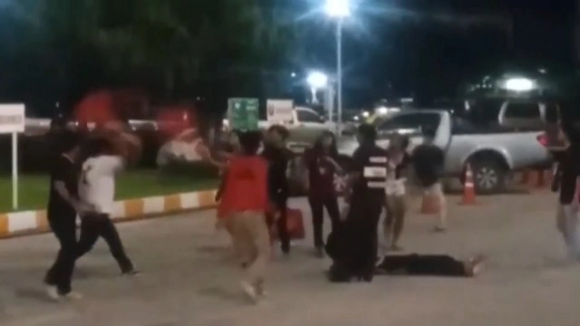 ฉาวอีก! วัยรุ่นยกพวกตีกันในรพ.กำแพงเพชร