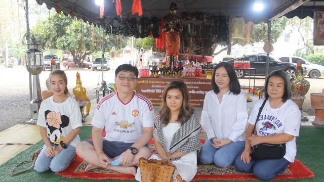 สาวเชียงใหม่สุดเฮง หอบเงิน3 แสนแก้บน "ไอ้ไข่" วัดบรมธาตุ หลังถูกหวยสิงคโปร์ รับเงินกว่าล้านบาท