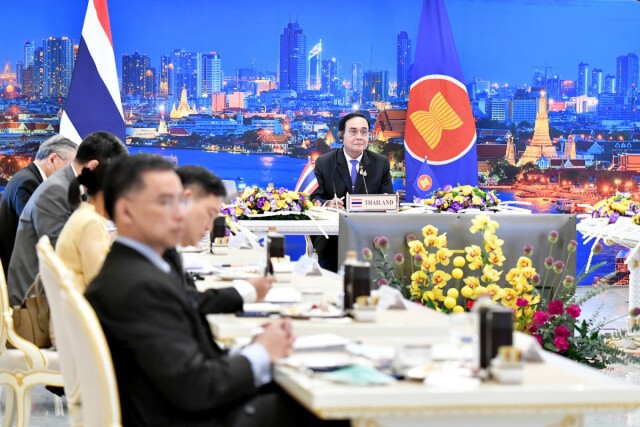 นายกฯร่วมประชุม 'อาเซียน-ญี่ปุ่น' มุ่ง 3 เป้าสำคัญ พร้อมรับนักลงทุนจับมือฟื้นเศรษฐกิจ