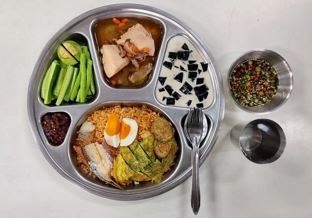 ชาวเน็ตแห่แชร์ "เมนูทหารสุดหรู" ให้เยอะ สารอาหารครบ เห็นแล้วต้องร้องว้าว!