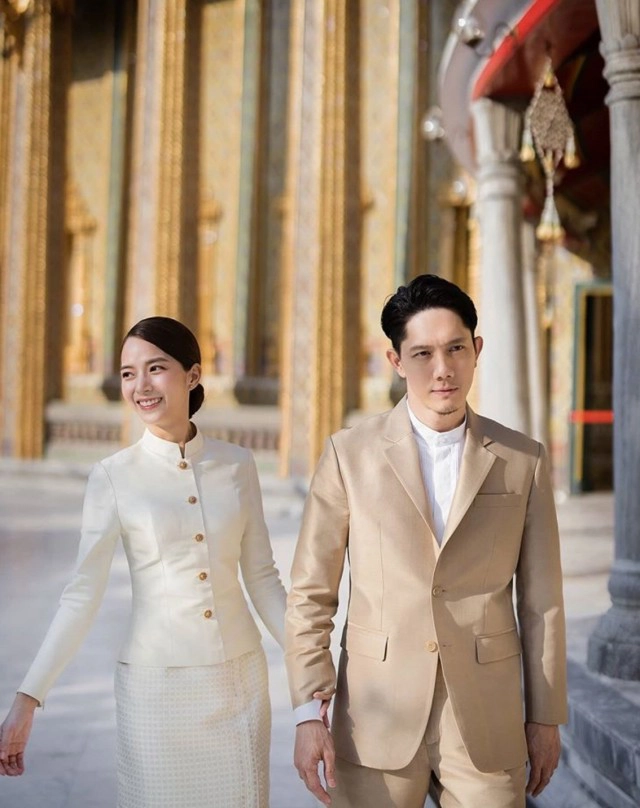 "ปั๊บ" ควงว่าที่เจ้าสาว "ใบเตย" เข้ารับพระราชทานน้ำสังข์จากสมเด็จพระสังฆราชฯ