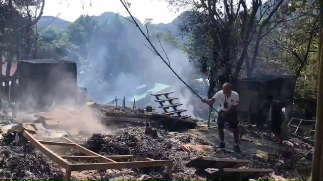 ไฟไหม้บังกะโลบนเกาะพีพี วอด 17 หลัง