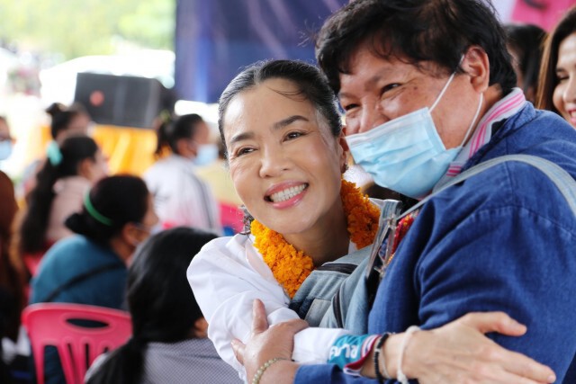 "เจ๊หน่อย" ลุยเปิดเวทีหาเสียงเลือกตั้งนายกอบจ.โคราช