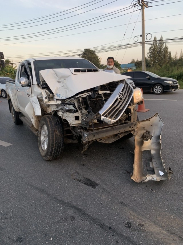 ชน 3 คันรวดบนถนนมิตรภาพ เจ็บ 3 ราย