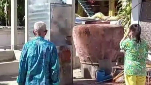 แห่ขอโชคลาภ "ไอ้ไข่"วัดโสมนัสทุ่มท่า