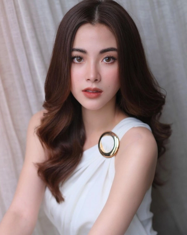 "ใบเฟิร์น" ทรุดกลางกอง นำตัวส่งโรงพยาบาลด่วน เหตุอาหารเป็นพิษ