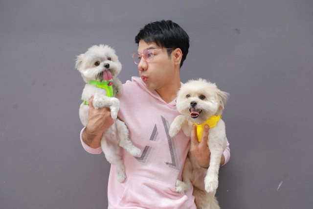 "กอล์ฟ เบญจพล" ทำใจมีลูกไม่ได้ มีลูกหมา 8 ตัวปลอบใจ