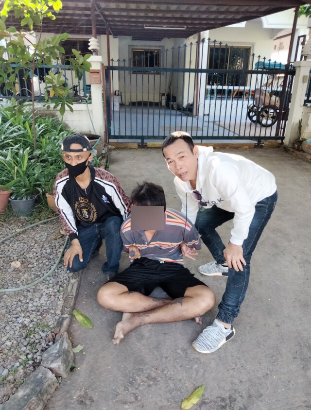 รวบหนุ่มโหดไม้ตีรุ่นพี่ดับคาทุ่งนา