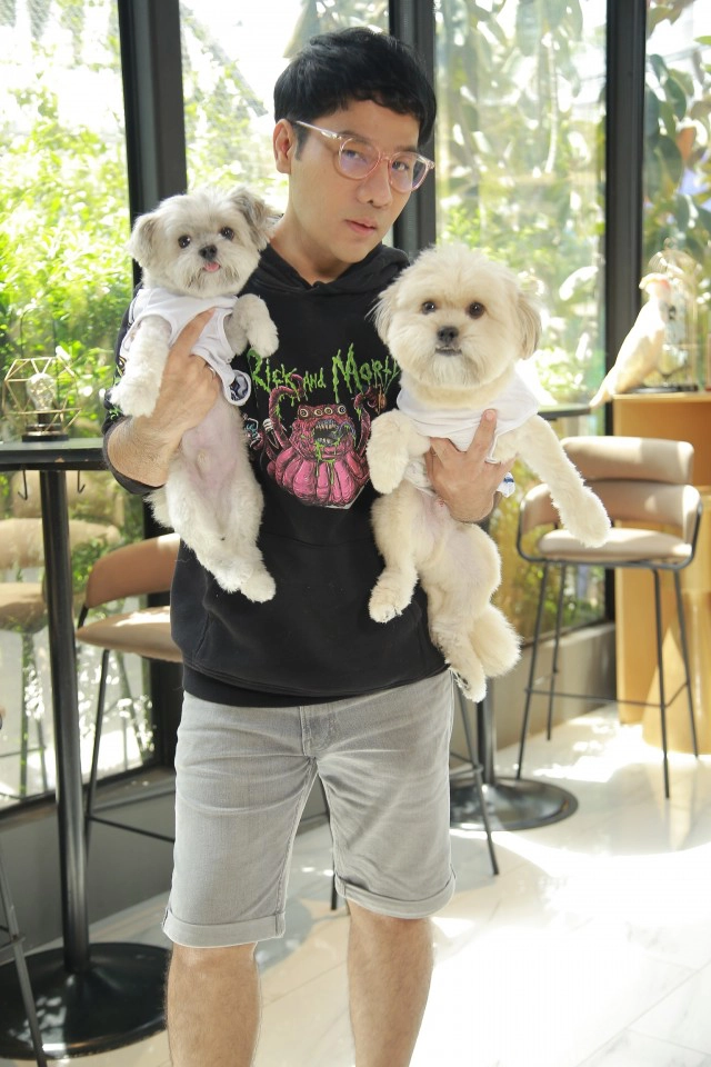 "กอล์ฟ เบญจพล" ทำใจมีลูกไม่ได้ มีลูกหมา 8 ตัวปลอบใจ