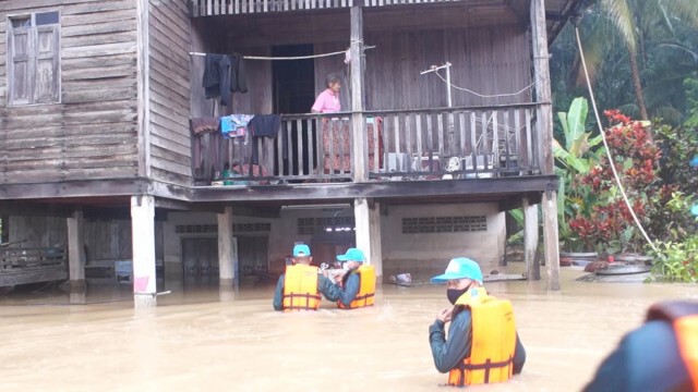 พายุ "หว่ามก๋อ" ทำชุมพรอ่วม เร่งเข้าช่วยเหลือ
