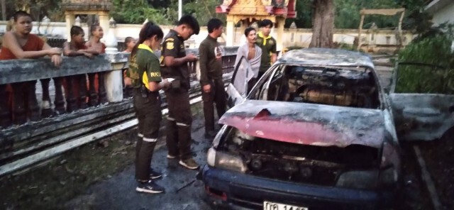 ระทึกแก๊สรถเก๋งระเบิดไฟลุกท่วมหวิดย่างสดคนขับศิษย์วัดดัง