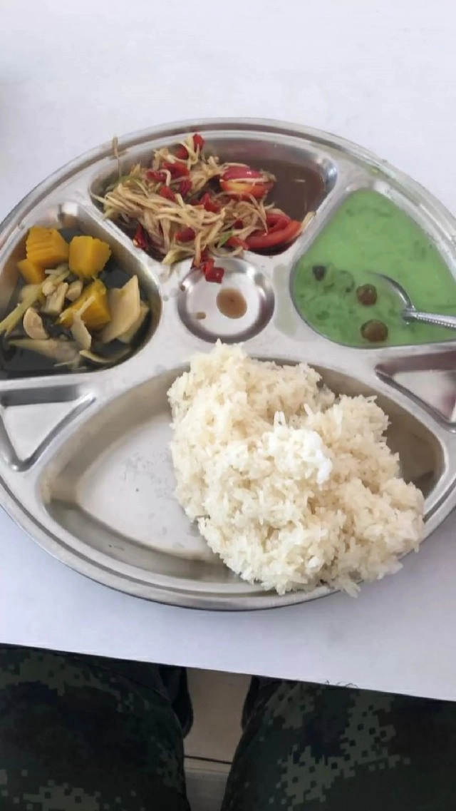 ดูอีกมุม!! จากอดีตพลทหารหนุ่ม เปิดภาพกับข้าวของจริงไม่สวยหรูอย่างที่เห็น