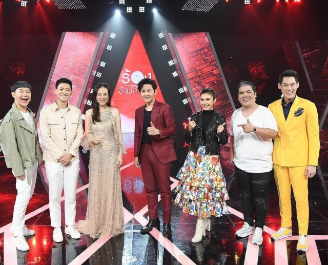 เซอร์ไพรส์สุดๆ "มาดามแป้ง"โผล่รายการ ร้องข้ามกำแพง เผยเป็นครั้งแรกที่ออกเกมโชว์