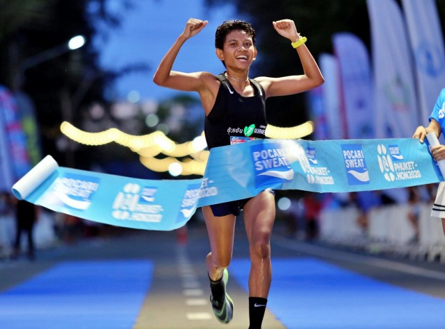 ณัฐวุฒิ- วรพรรณ แชมป์"โพคารี่สเวทภูเก็ตธอน2020"ระยะ10 กม.